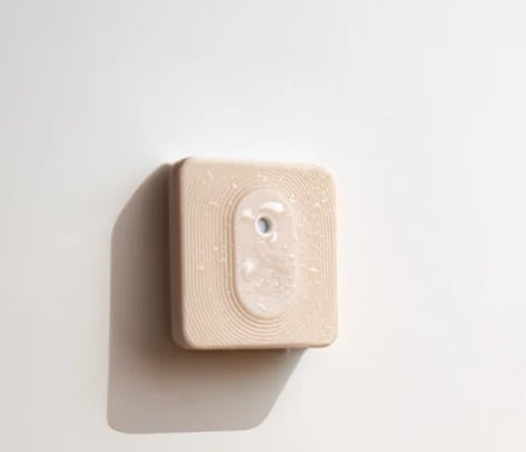 Senzor de umiditate si temperatura Shelly BLU H&T Mocha, pentru exterior, Bluetooth